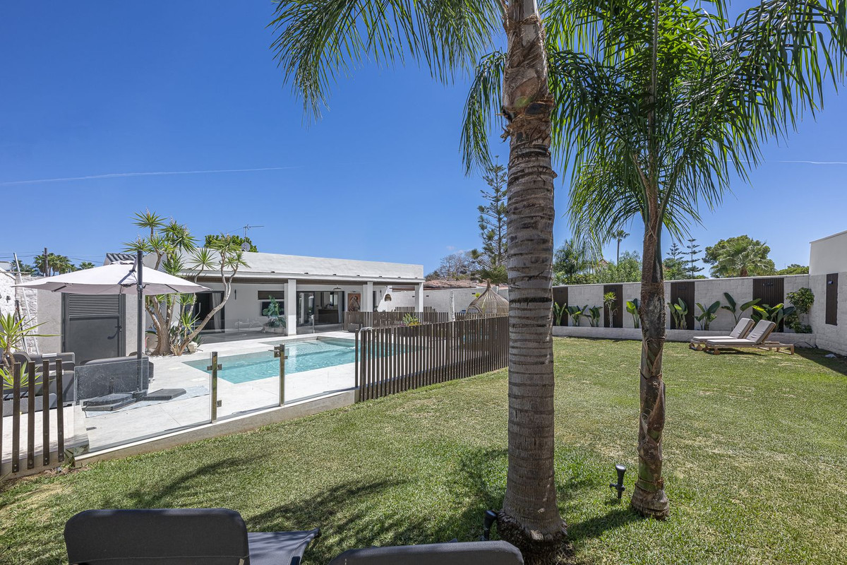 3 Bed Townhouse for sale in New Golden Mile Costa Del Sol, Málaga, Spain