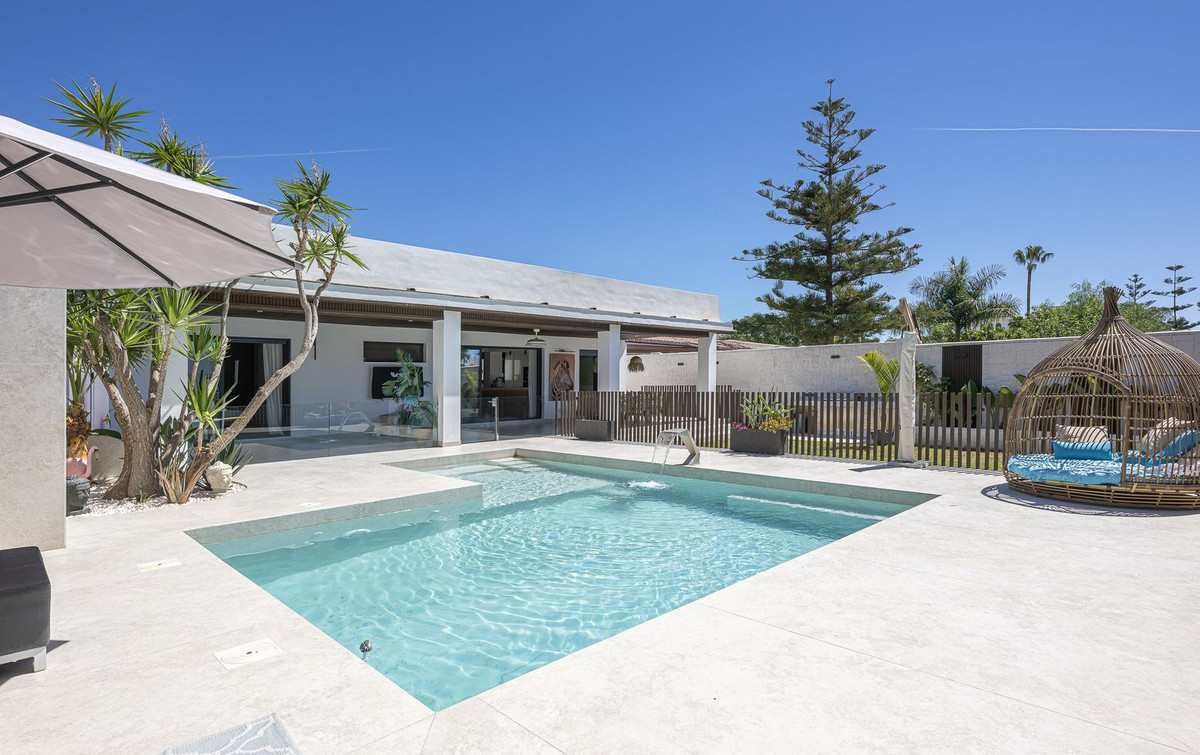 3 Bed Townhouse for sale in New Golden Mile Costa Del Sol, Málaga, Spain