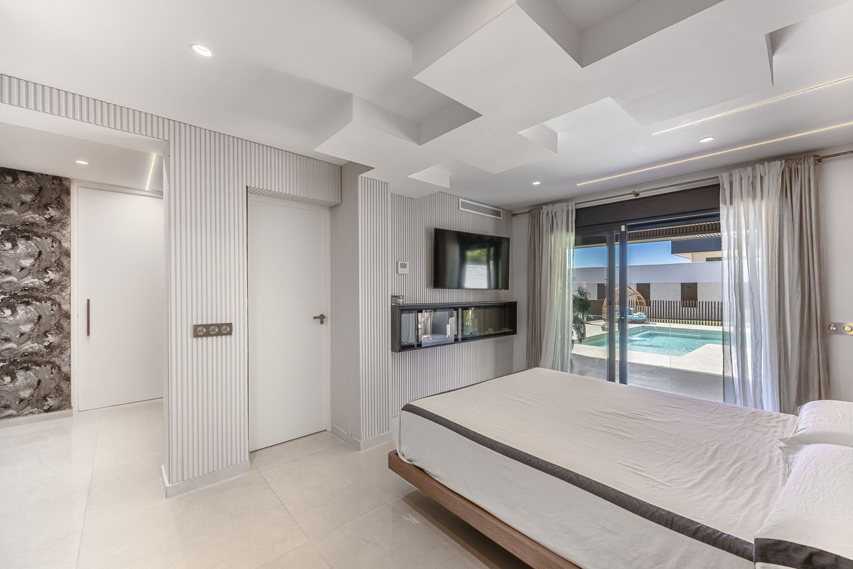 3 Bed Townhouse for sale in New Golden Mile Costa Del Sol, Málaga, Spain