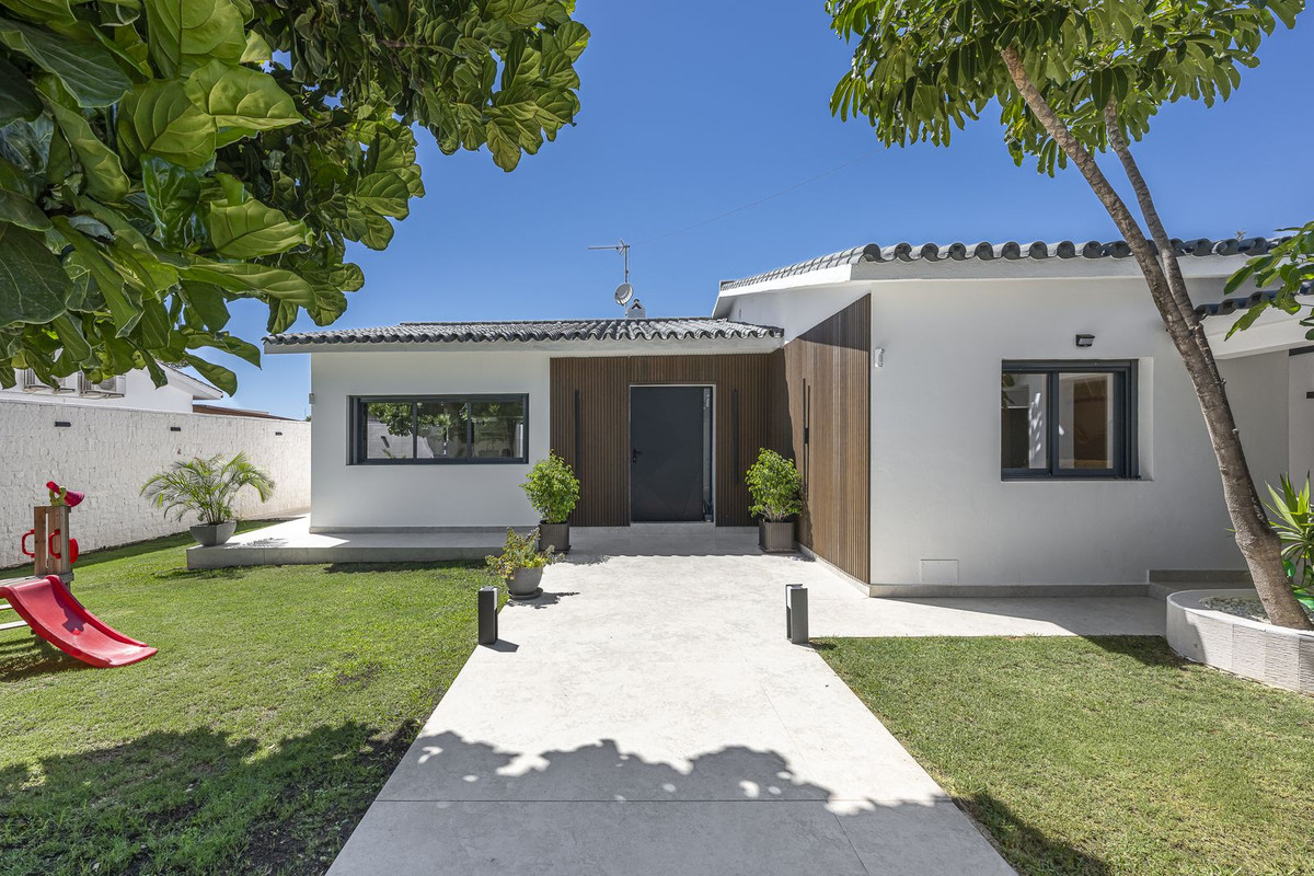 3 Bed Townhouse for sale in New Golden Mile Costa Del Sol, Málaga, Spain