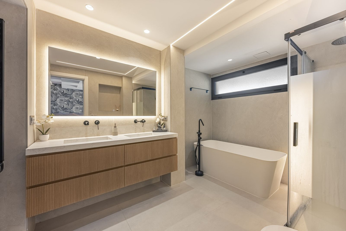 3 Bed Townhouse for sale in New Golden Mile Costa Del Sol, Málaga, Spain