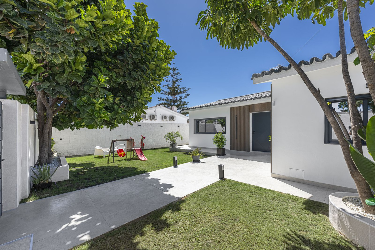 3 Bed Townhouse for sale in New Golden Mile Costa Del Sol, Málaga, Spain
