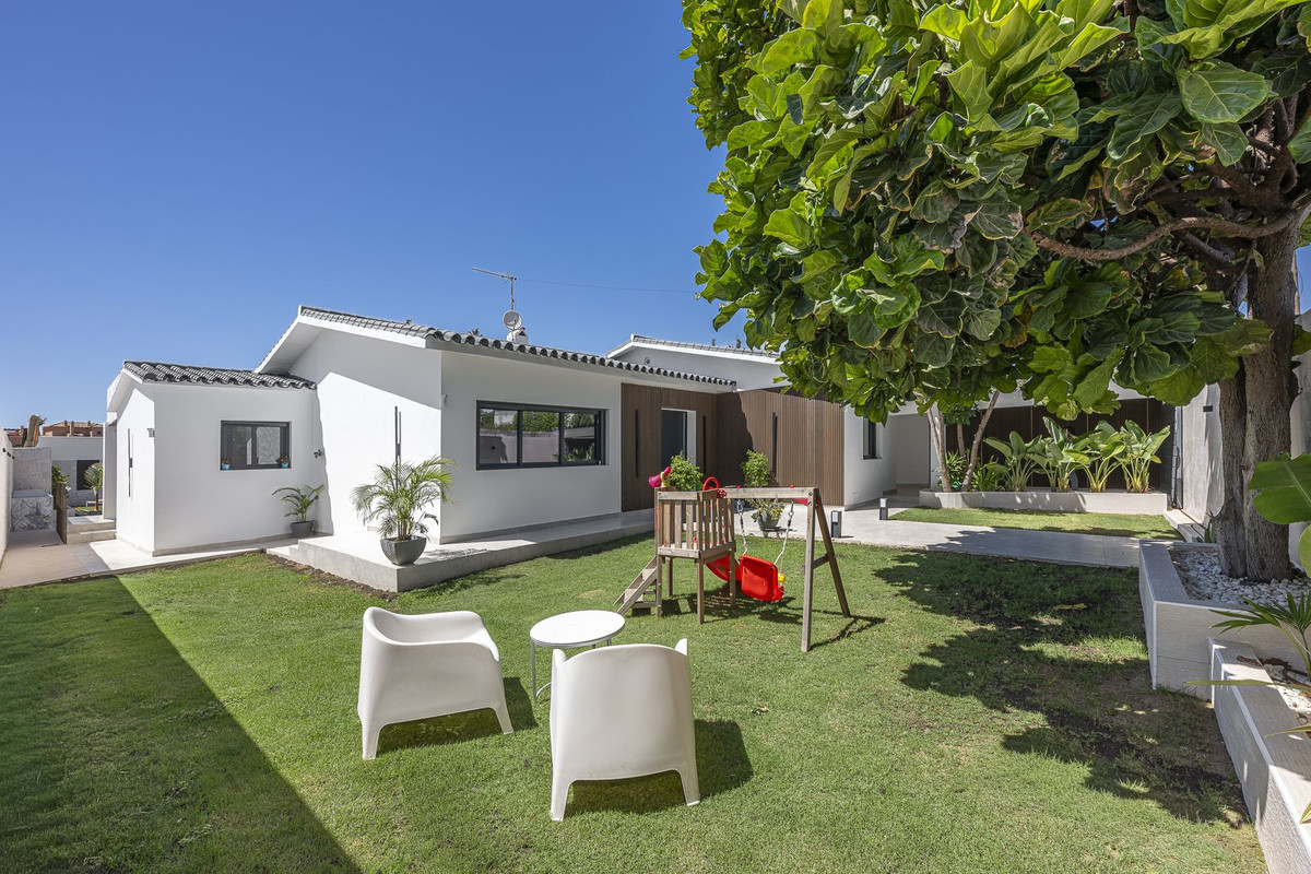 3 Bed Townhouse for sale in New Golden Mile Costa Del Sol, Málaga, Spain