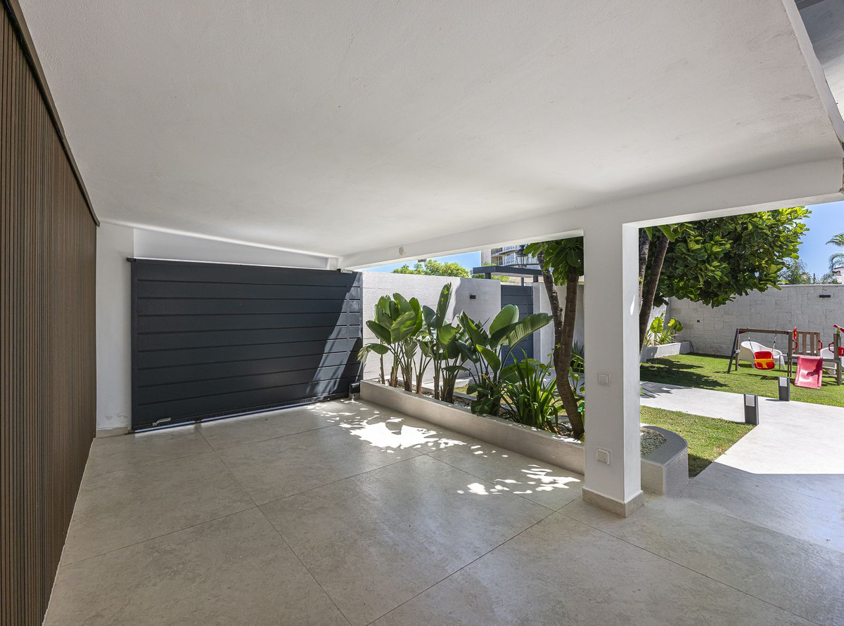 3 Bed Townhouse for sale in New Golden Mile Costa Del Sol, Málaga, Spain