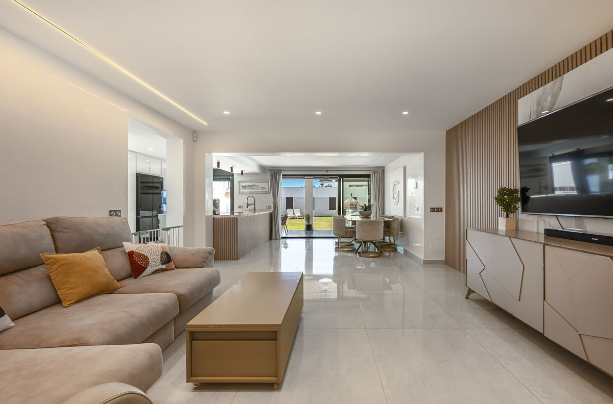 3 Bed Townhouse for sale in New Golden Mile Costa Del Sol, Málaga, Spain