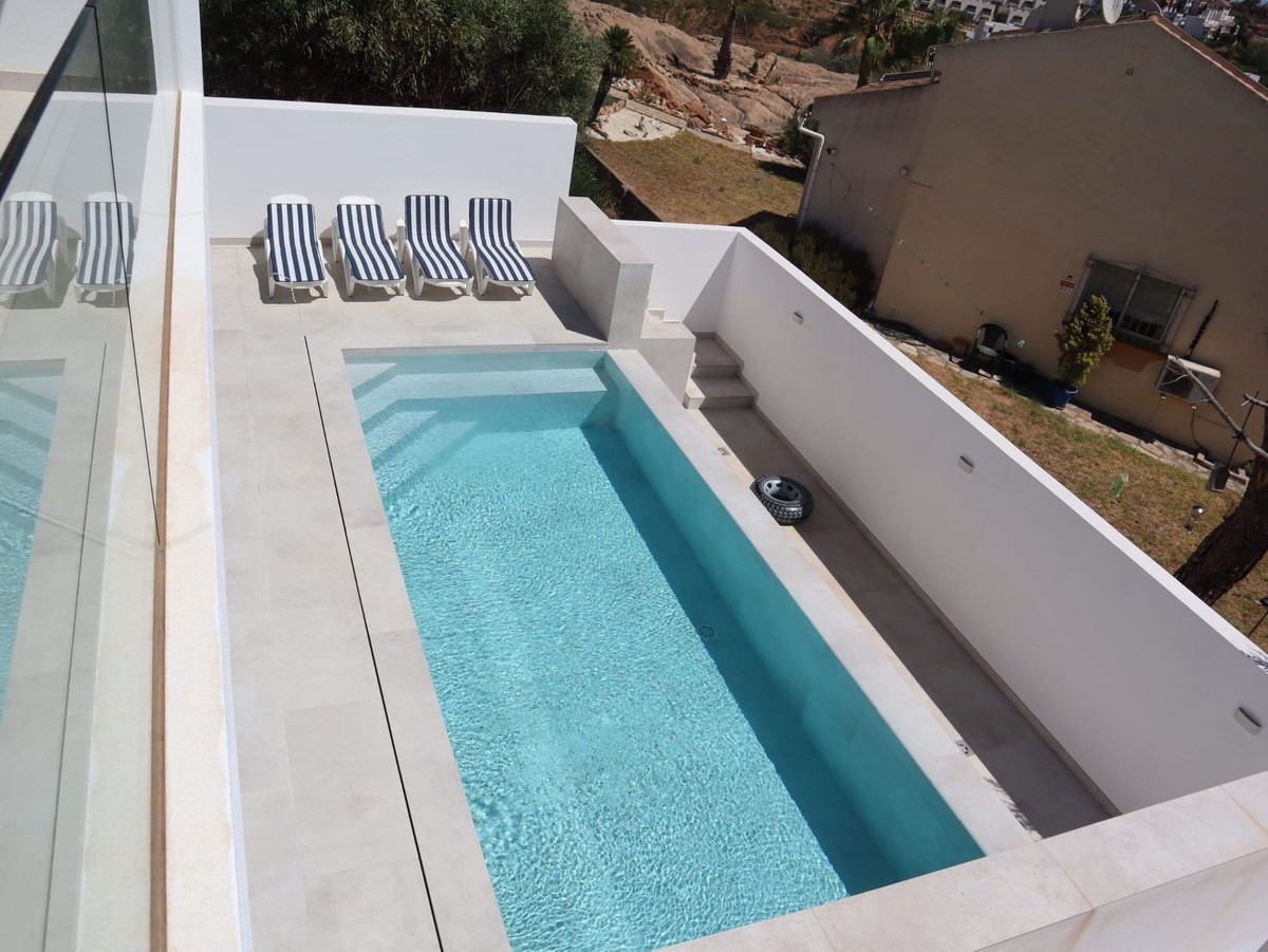 Se vende Villa - Chalet de 4 dormitorios en Costa Del Sol, Cadiz, España
