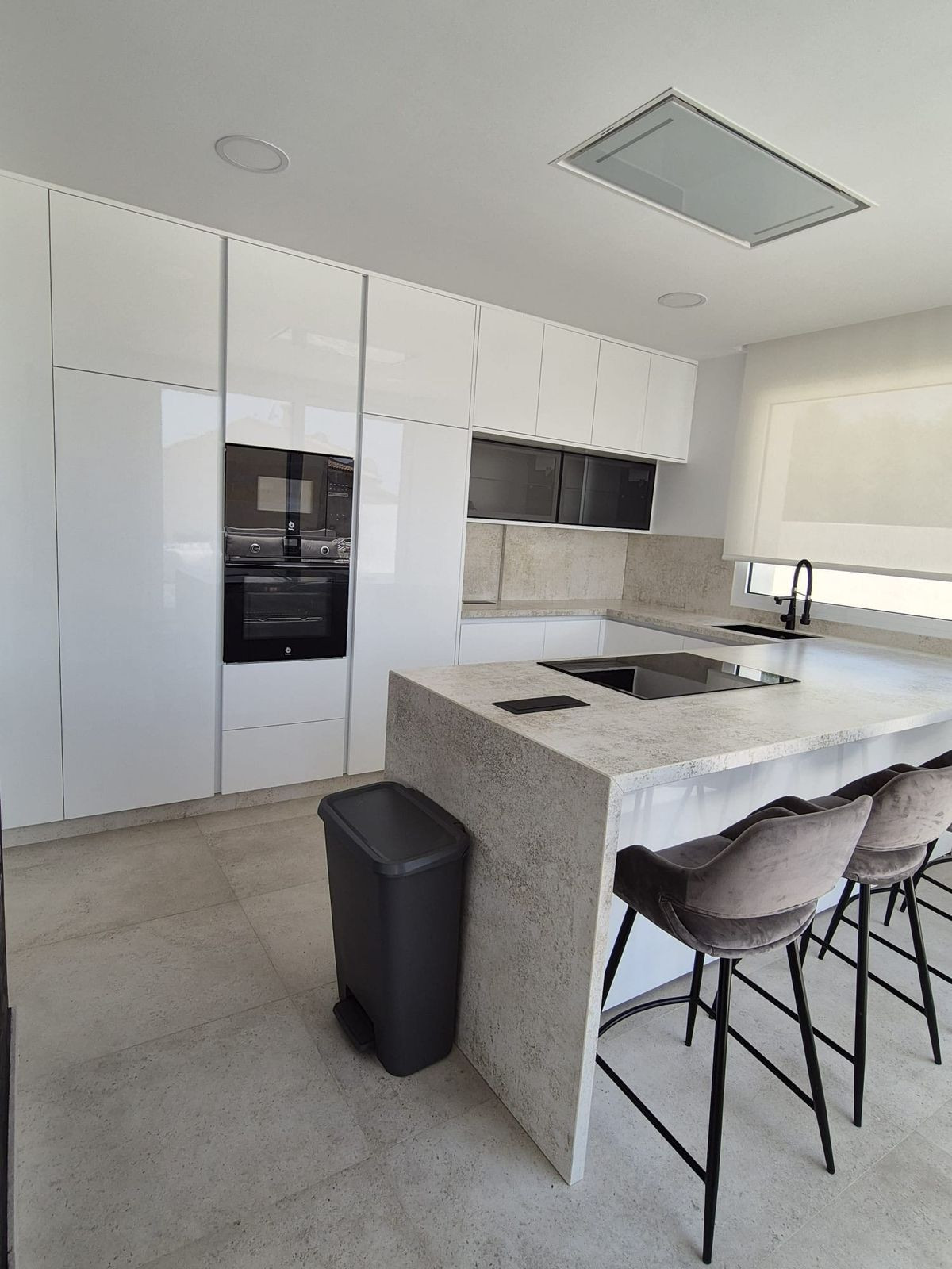 Se vende Villa - Chalet de 4 dormitorios en Costa Del Sol, Cadiz, España
