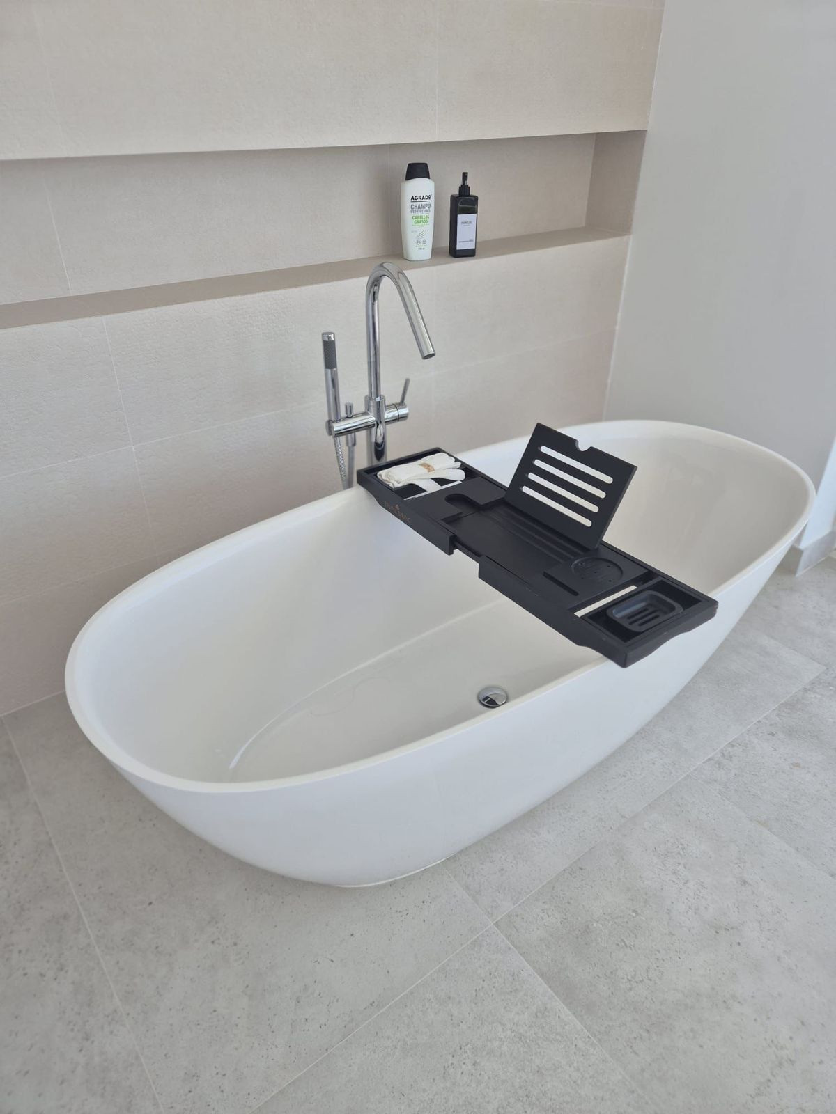 Se vende Villa - Chalet de 4 dormitorios en Costa Del Sol, Cadiz, España