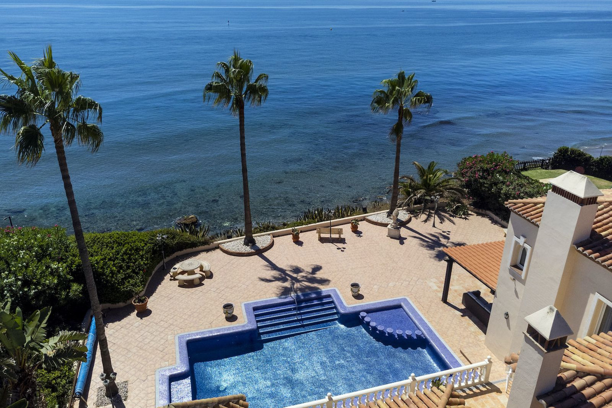 Se vende Villa - Chalet de 5 dormitorios en Costa Del Sol, Málaga, España