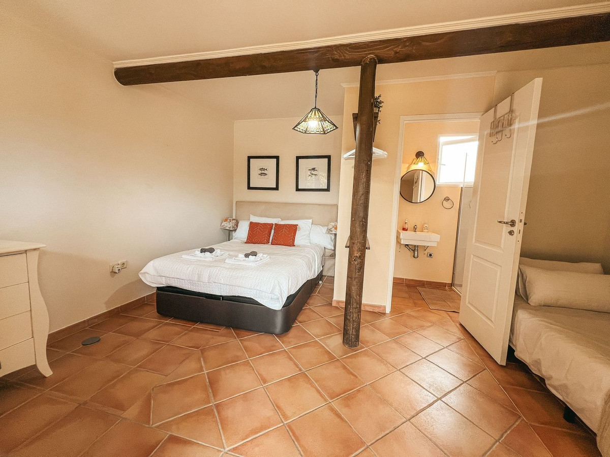 Se vende Villa - Chalet de 5 dormitorios en Costa Del Sol, Málaga, España