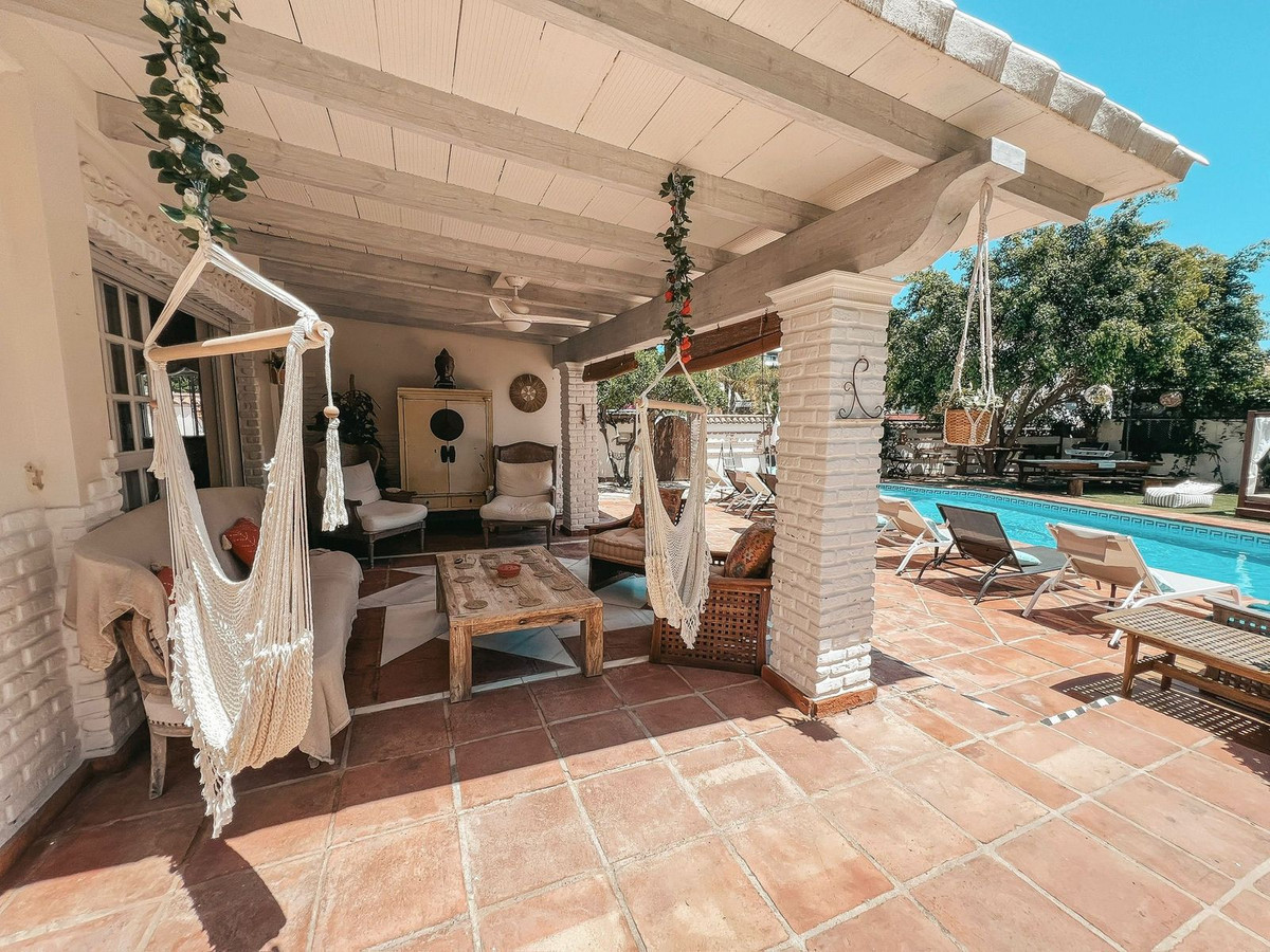 Se vende Villa - Chalet de 5 dormitorios en Costa Del Sol, Málaga, España