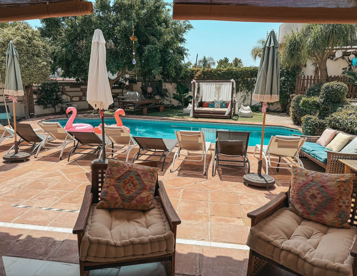 Se vende Villa - Chalet de 5 dormitorios en Costa Del Sol, Málaga, España