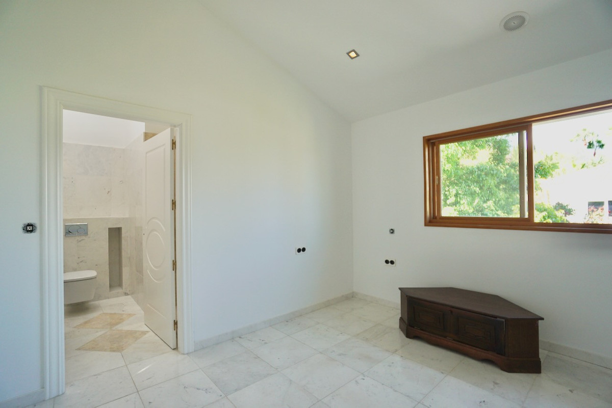 Se vende Villa - Chalet de 5 dormitorios en Costa Del Sol, Málaga, España