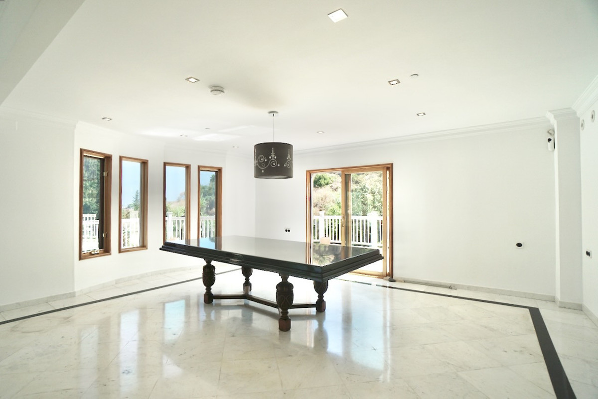 Se vende Villa - Chalet de 5 dormitorios en Costa Del Sol, Málaga, España