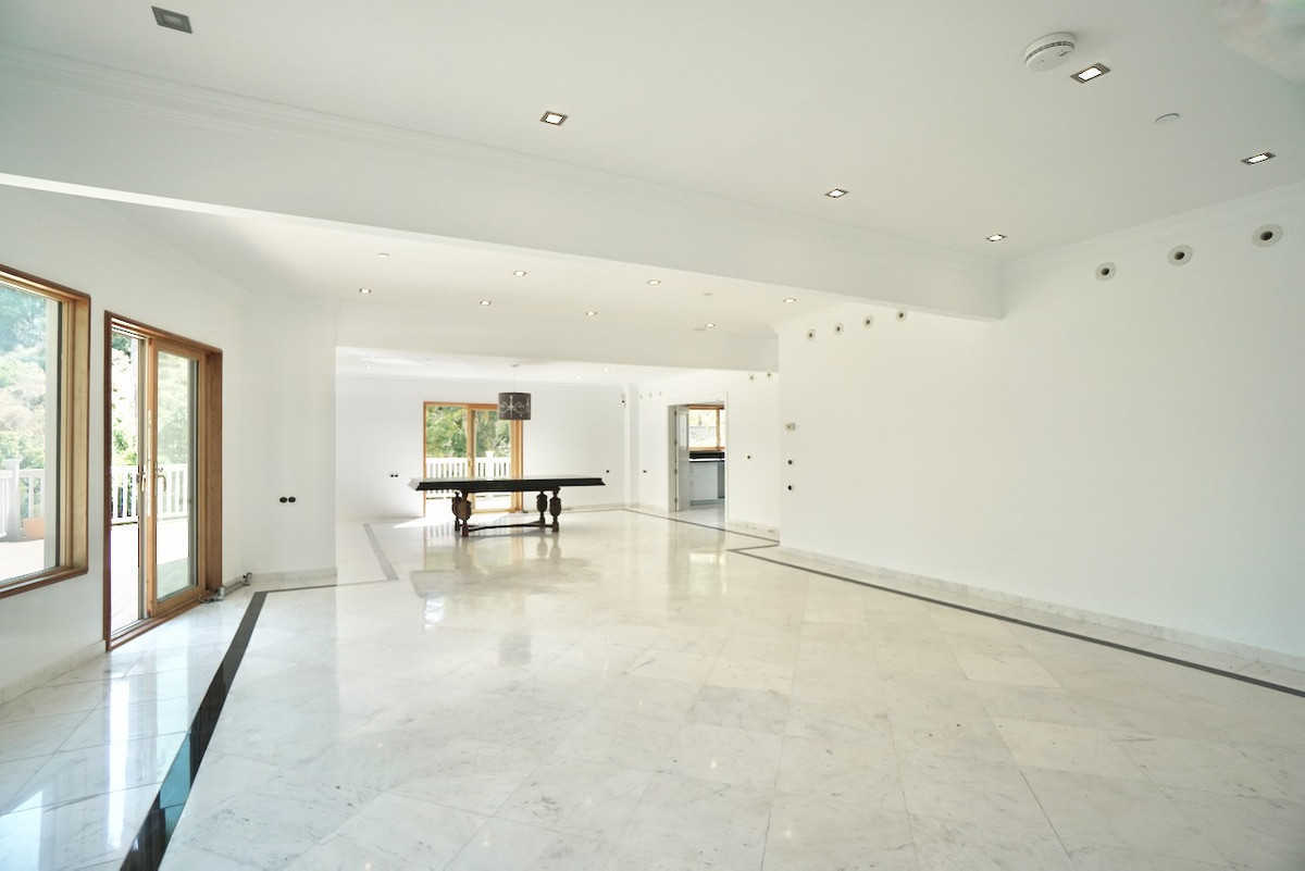 Se vende Villa - Chalet de 5 dormitorios en Costa Del Sol, Málaga, España
