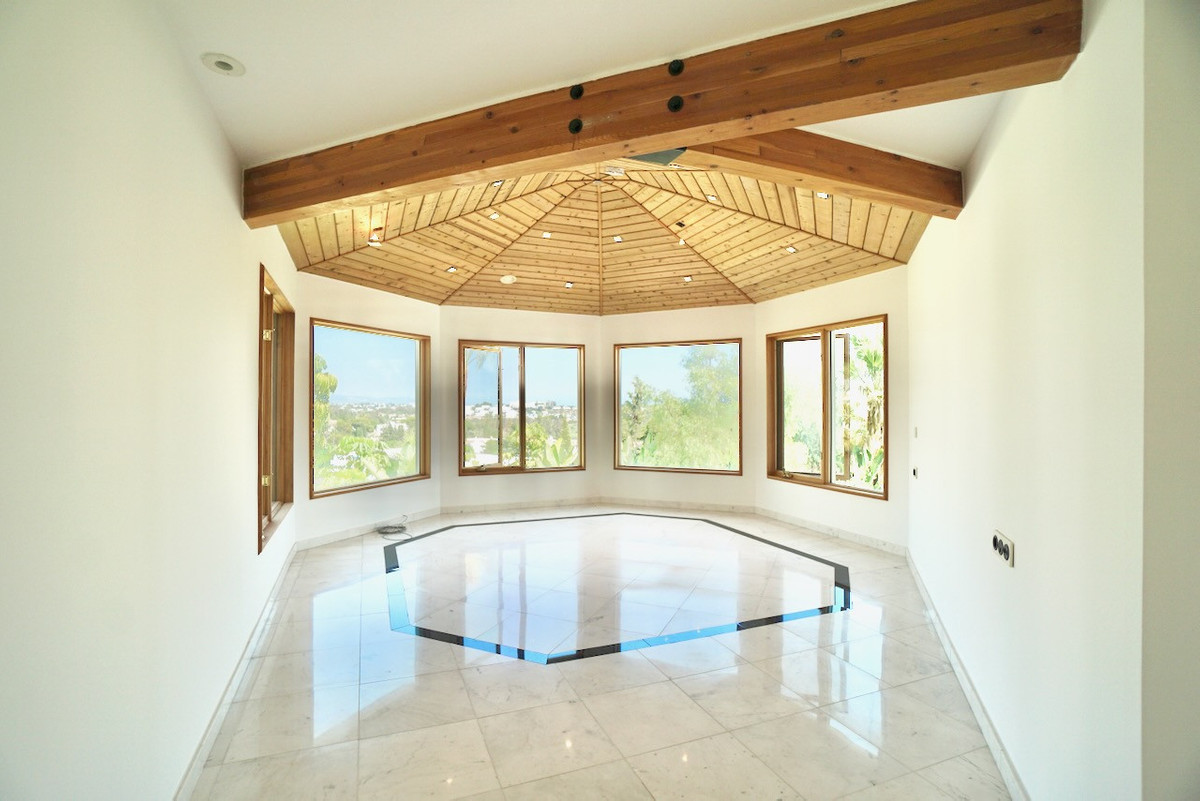 Se vende Villa - Chalet de 5 dormitorios en Costa Del Sol, Málaga, España