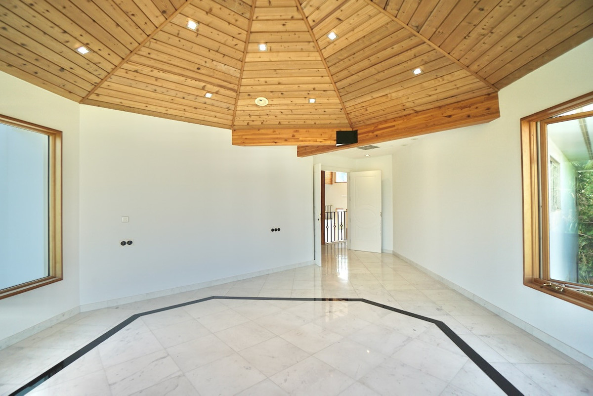 Se vende Villa - Chalet de 5 dormitorios en Costa Del Sol, Málaga, España