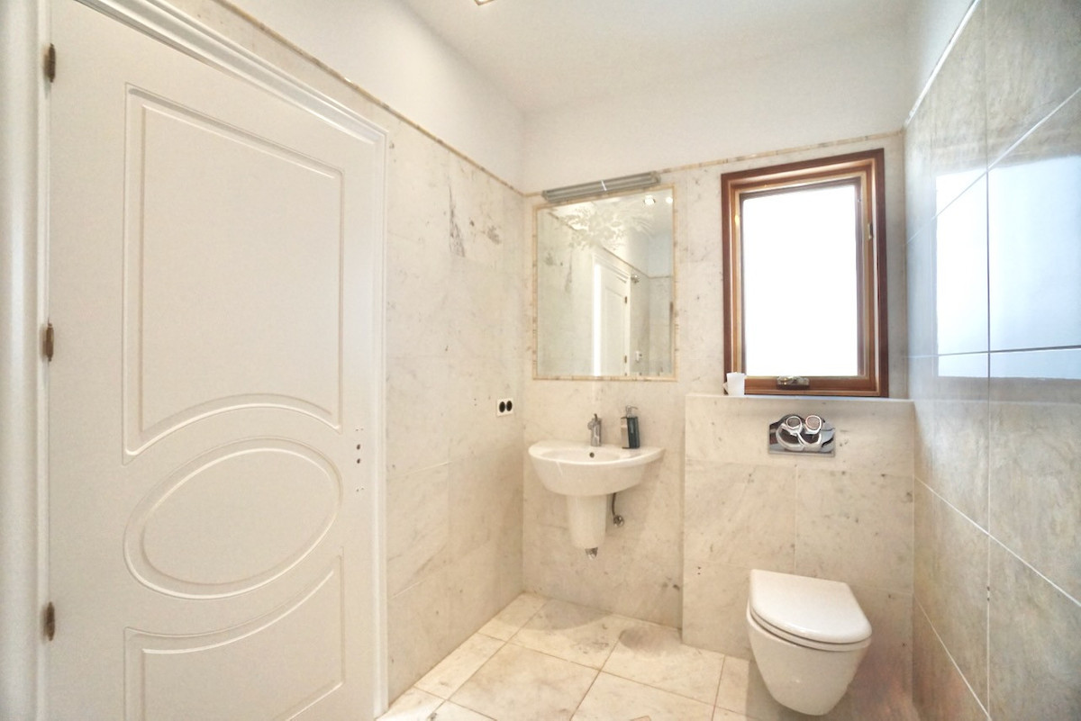 Se vende Villa - Chalet de 5 dormitorios en Costa Del Sol, Málaga, España