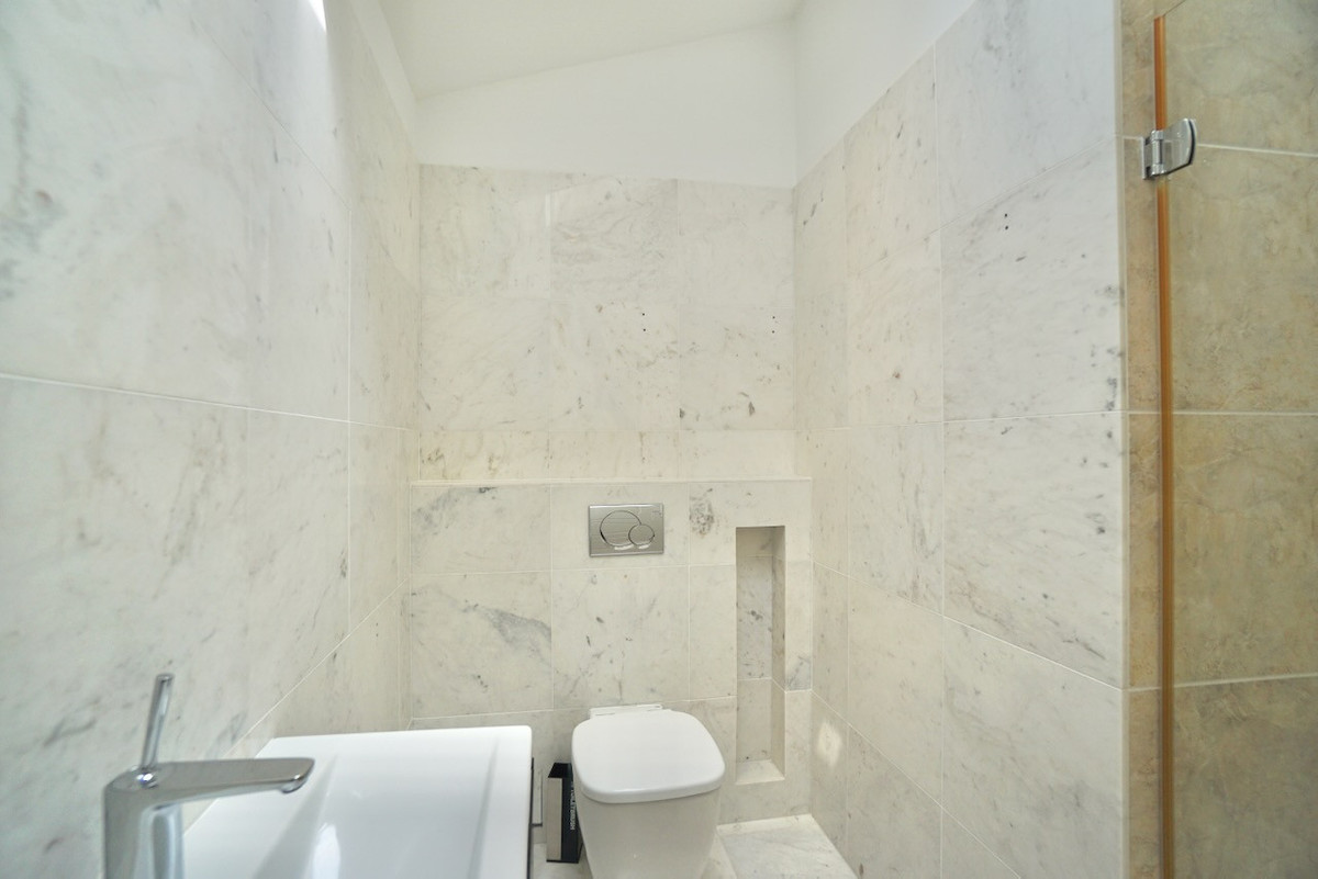 Se vende Villa - Chalet de 5 dormitorios en Costa Del Sol, Málaga, España