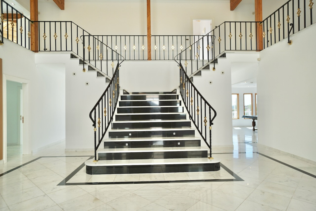 Se vende Villa - Chalet de 5 dormitorios en Costa Del Sol, Málaga, España