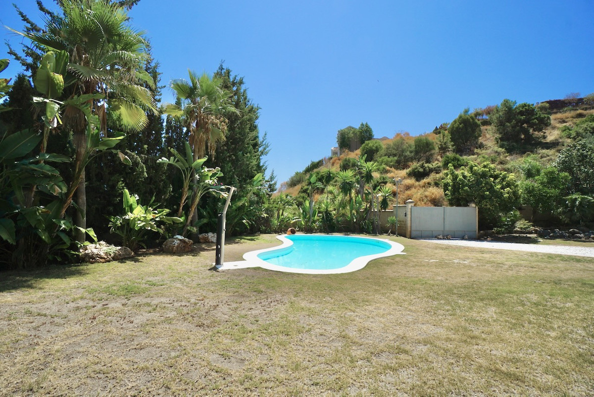 Se vende Villa - Chalet de 5 dormitorios en Costa Del Sol, Málaga, España