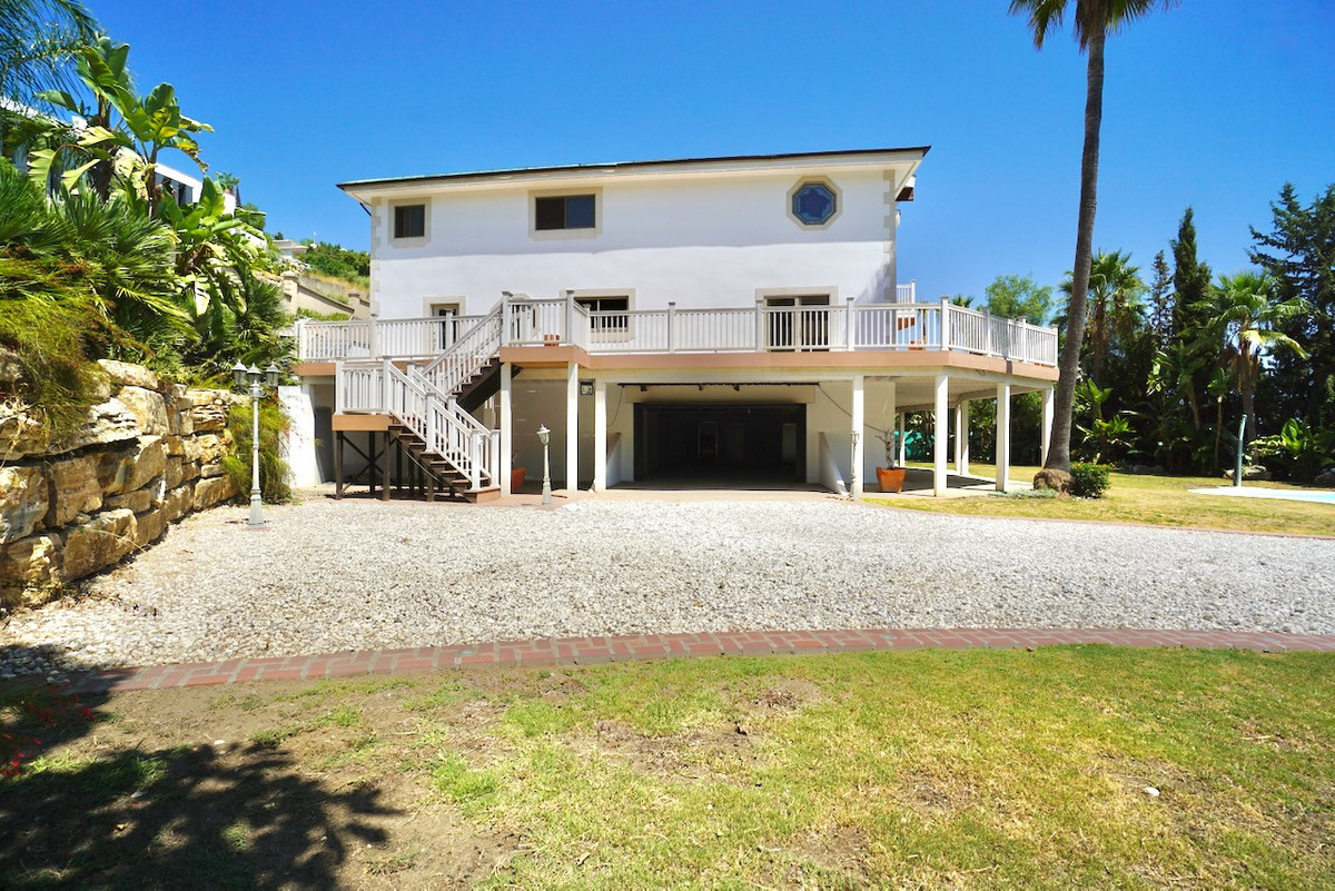 Se vende Villa - Chalet de 5 dormitorios en Costa Del Sol, Málaga, España