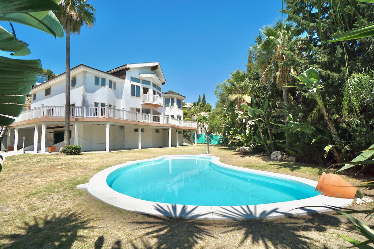 Se vende Villa - Chalet de 5 dormitorios en Costa Del Sol, Málaga, España