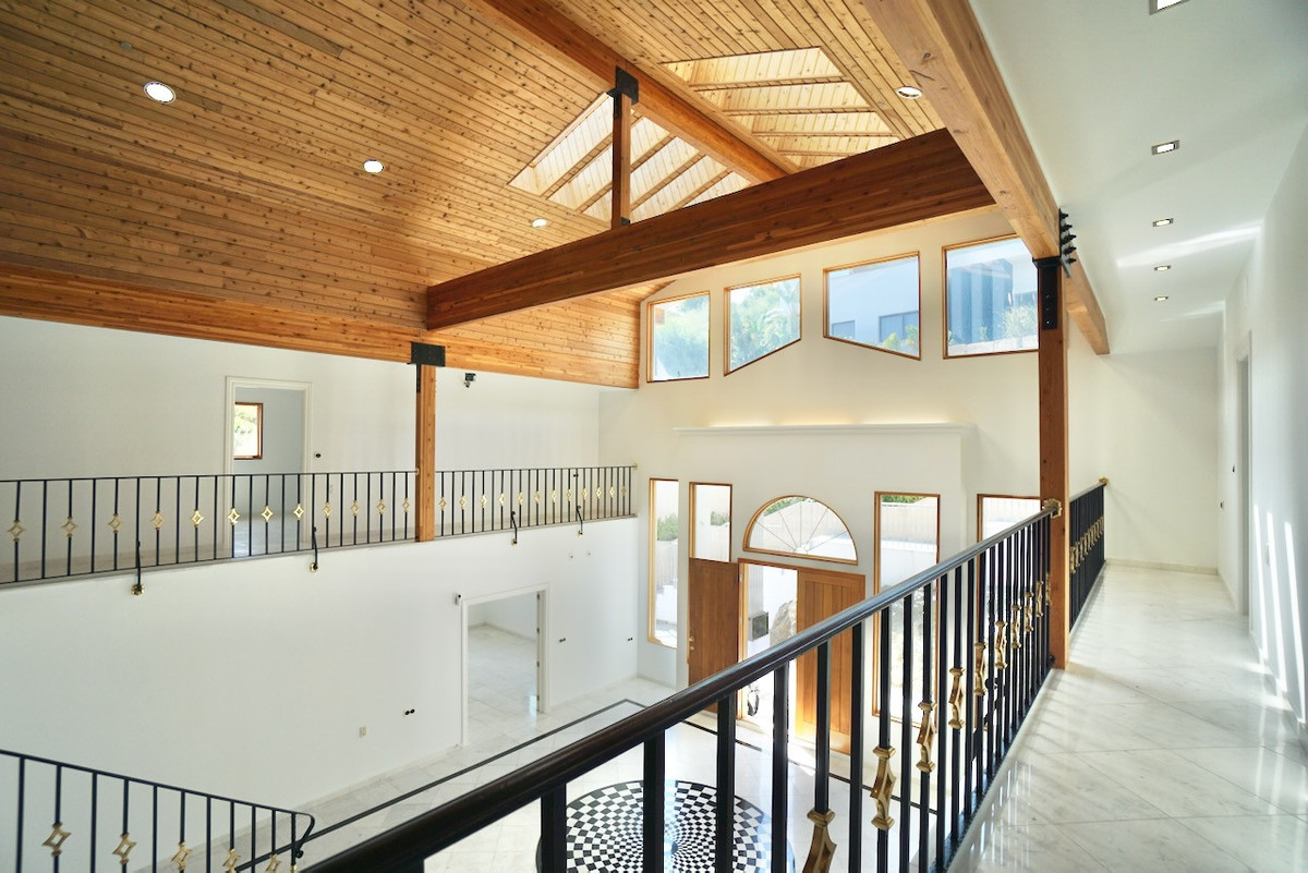 Se vende Villa - Chalet de 5 dormitorios en Costa Del Sol, Málaga, España
