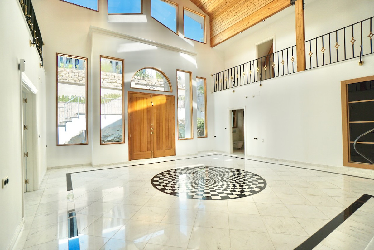 Se vende Villa - Chalet de 5 dormitorios en Costa Del Sol, Málaga, España