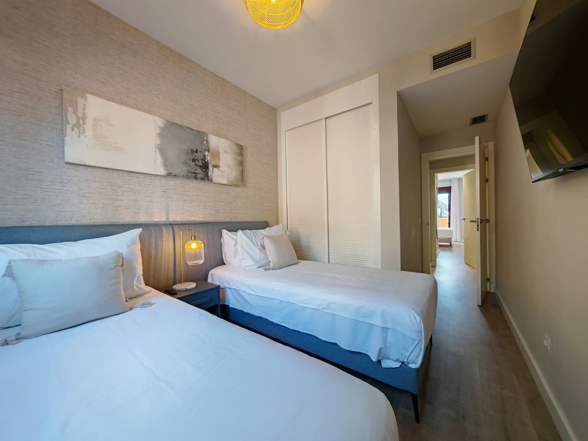 2 Bed Apartment for sale in Benahavís Costa Del Sol, Málaga, Spain