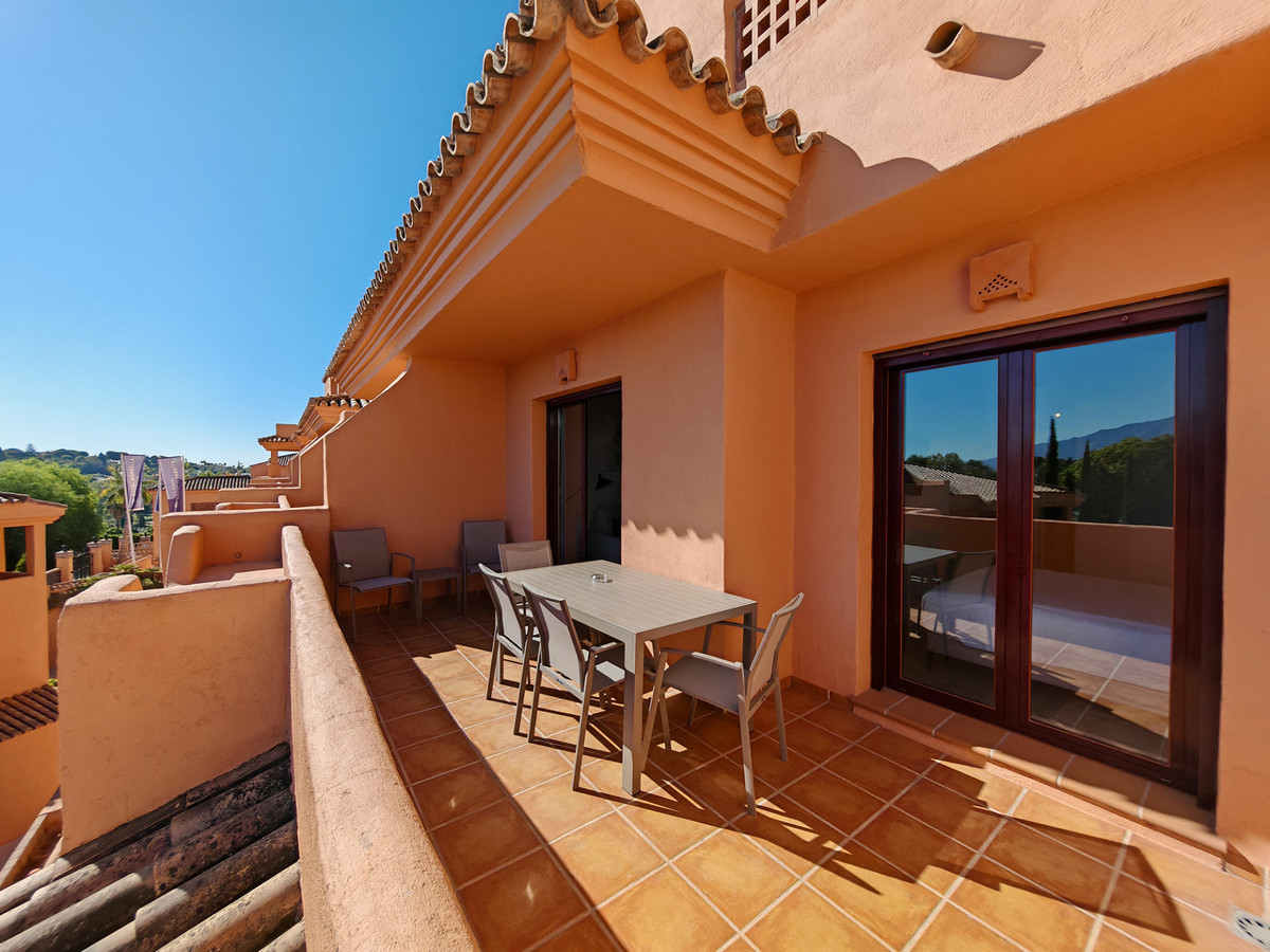 2 Bed Apartment for sale in Benahavís Costa Del Sol, Málaga, Spain