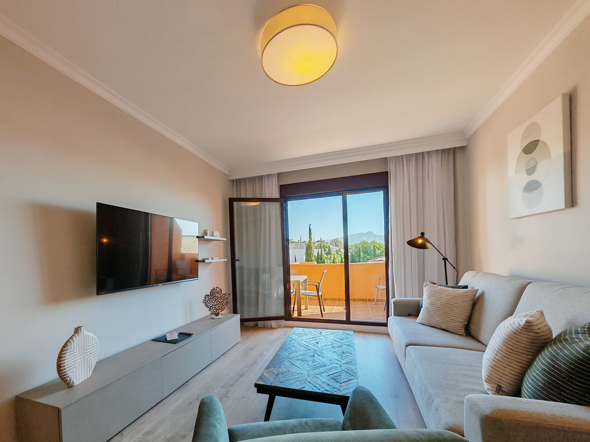 2 Bed Apartment for sale in Benahavís Costa Del Sol, Málaga, Spain