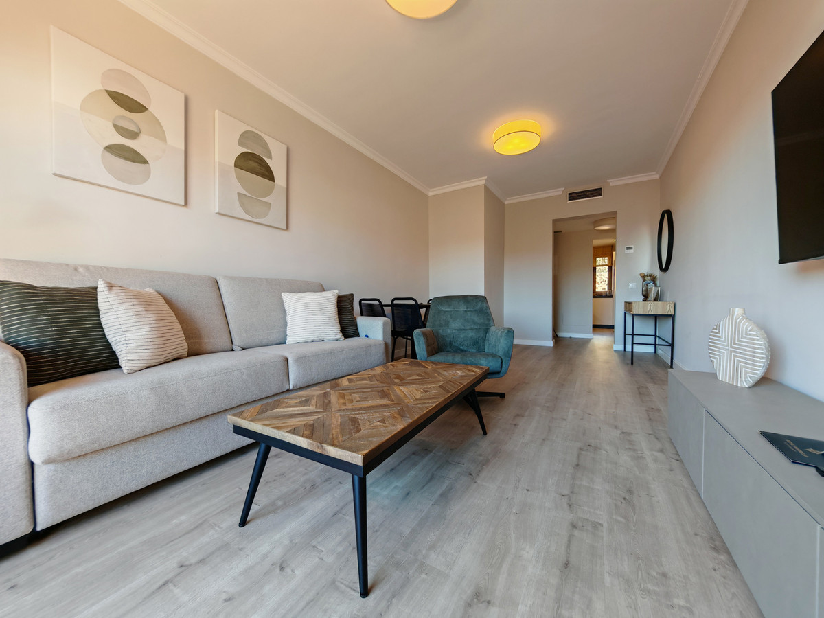 2 Bed Apartment for sale in Benahavís Costa Del Sol, Málaga, Spain