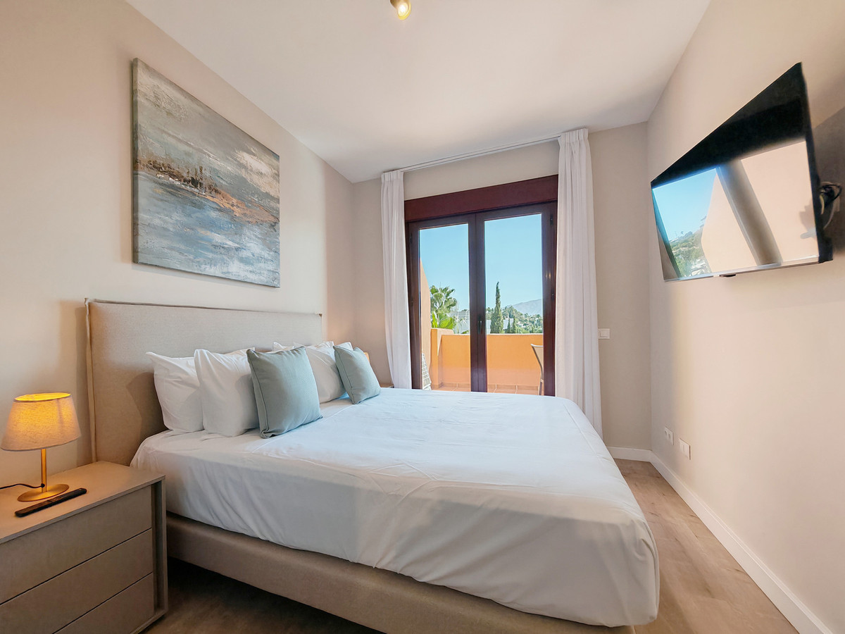 2 Bed Apartment for sale in Benahavís Costa Del Sol, Málaga, Spain