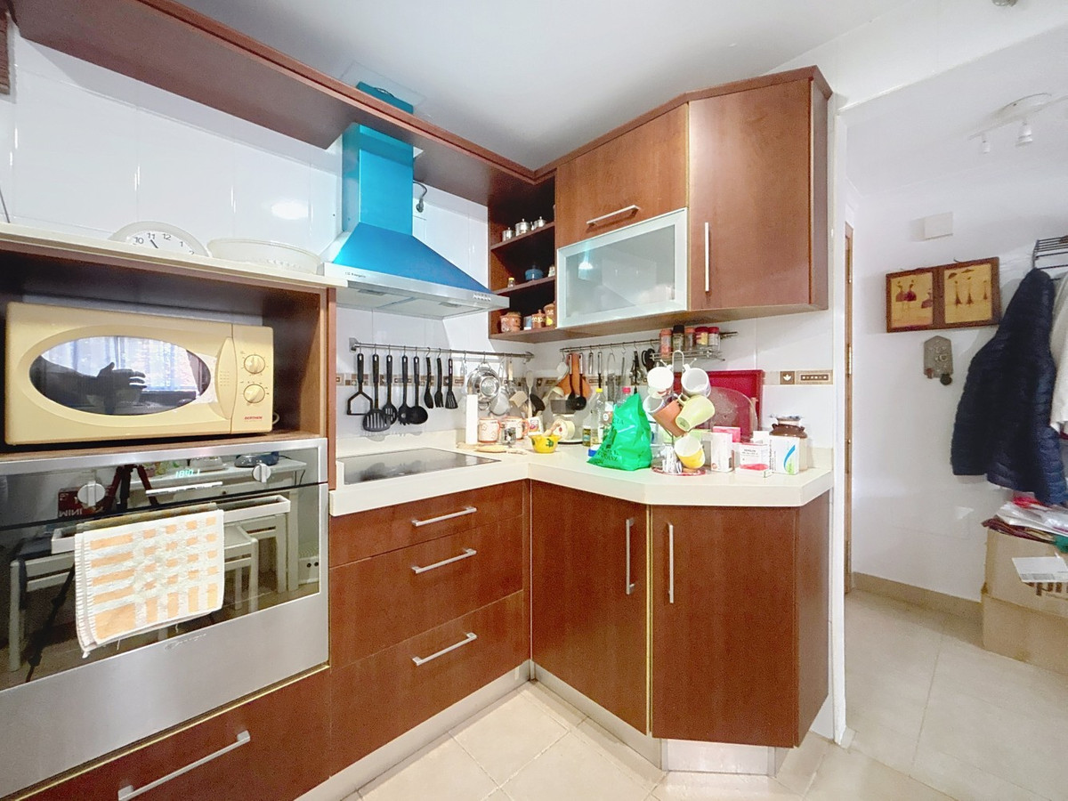 Se vende Apartamento Planta Media de 2 dormitorios en Costa Del Sol East, Málaga, España