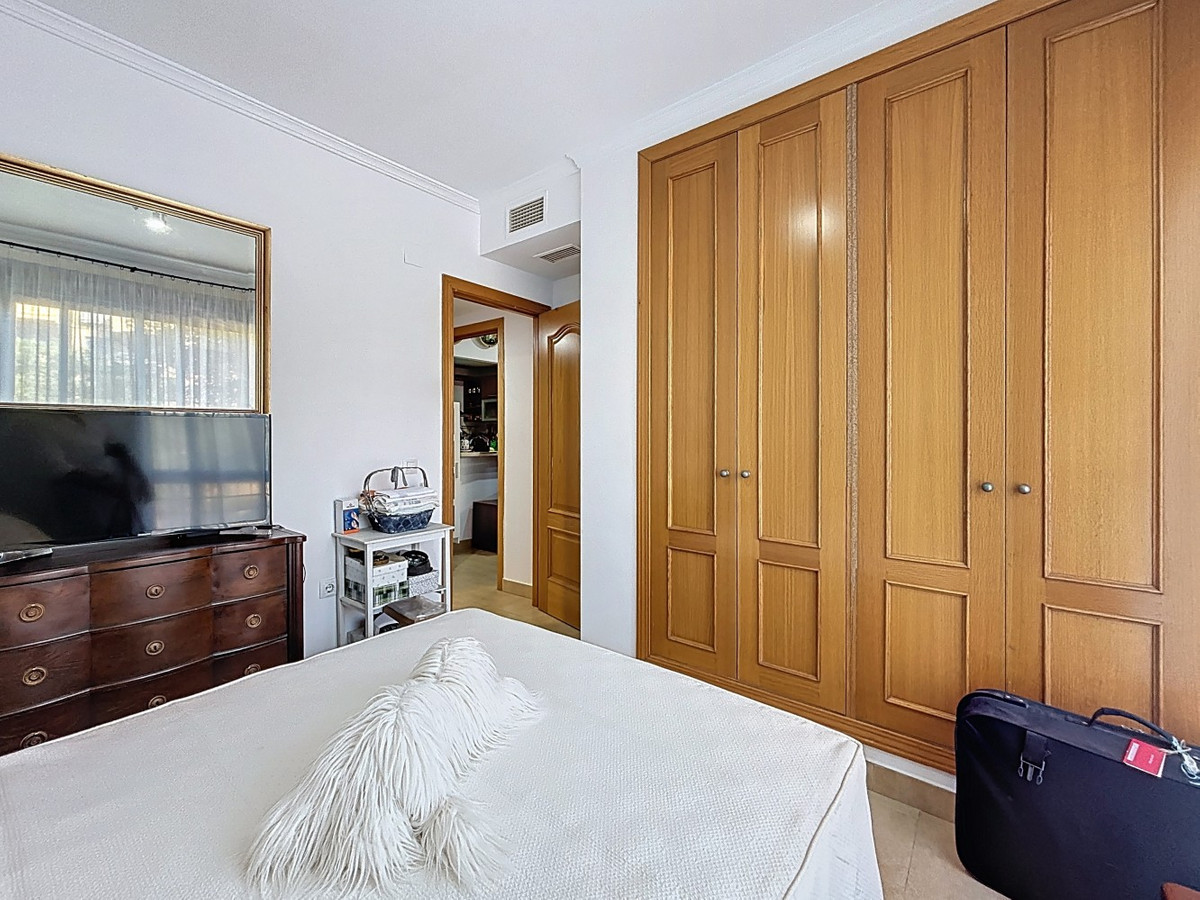 Se vende Apartamento Planta Media de 2 dormitorios en Costa Del Sol East, Málaga, España