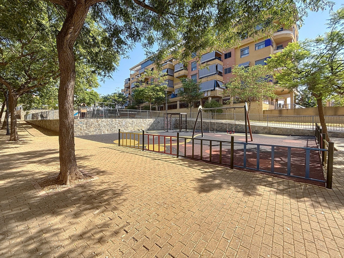 Se vende Apartamento Planta Media de 2 dormitorios en Costa Del Sol East, Málaga, España