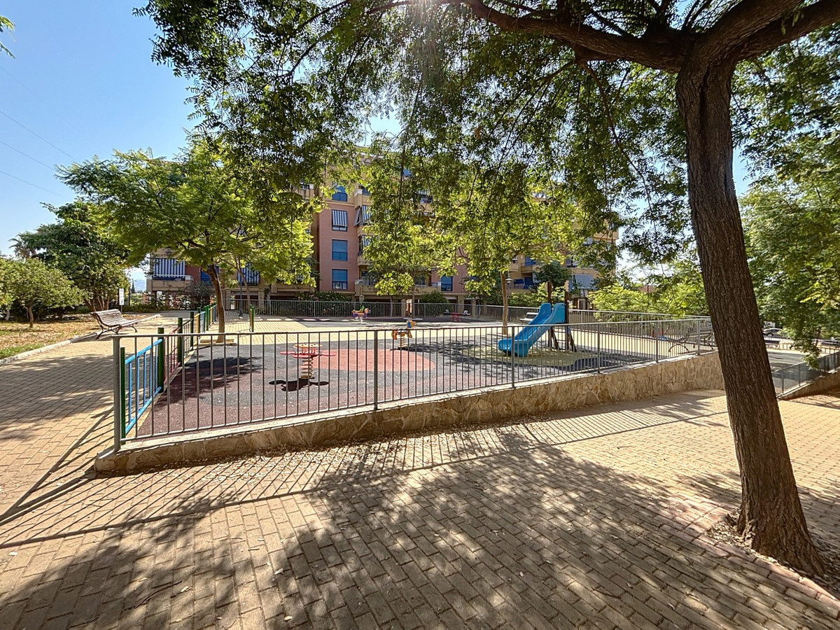 Se vende Apartamento Planta Media de 2 dormitorios en Costa Del Sol East, Málaga, España