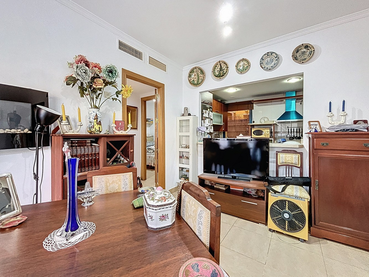 Se vende Apartamento Planta Media de 2 dormitorios en Costa Del Sol East, Málaga, España