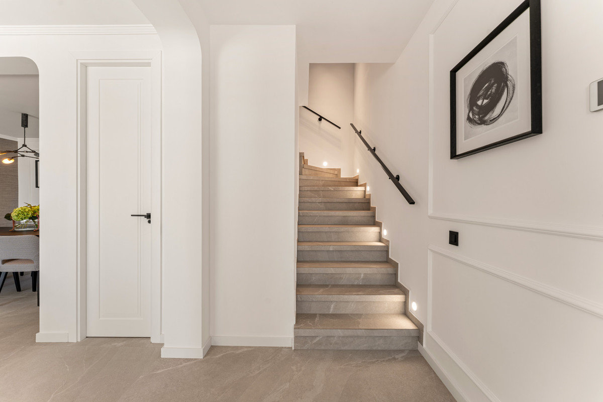 3 Bed Apartment for sale in Benahavís Costa Del Sol, Málaga, Spain