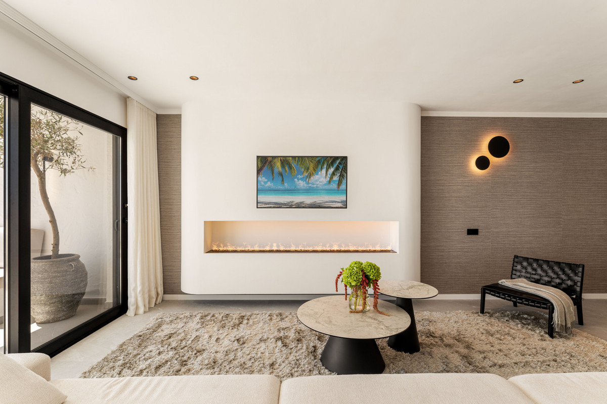 3 Bed Apartment for sale in Benahavís Costa Del Sol, Málaga, Spain