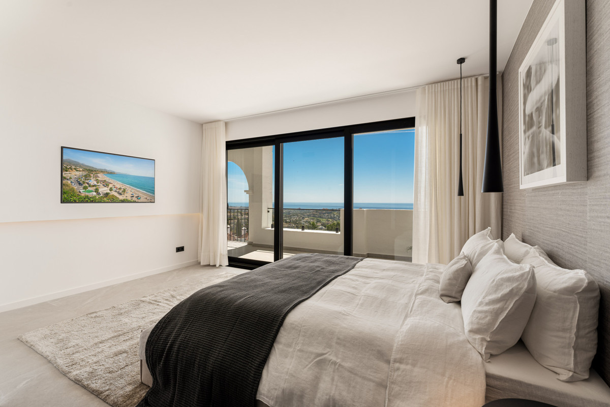 3 Bed Apartment for sale in Benahavís Costa Del Sol, Málaga, Spain