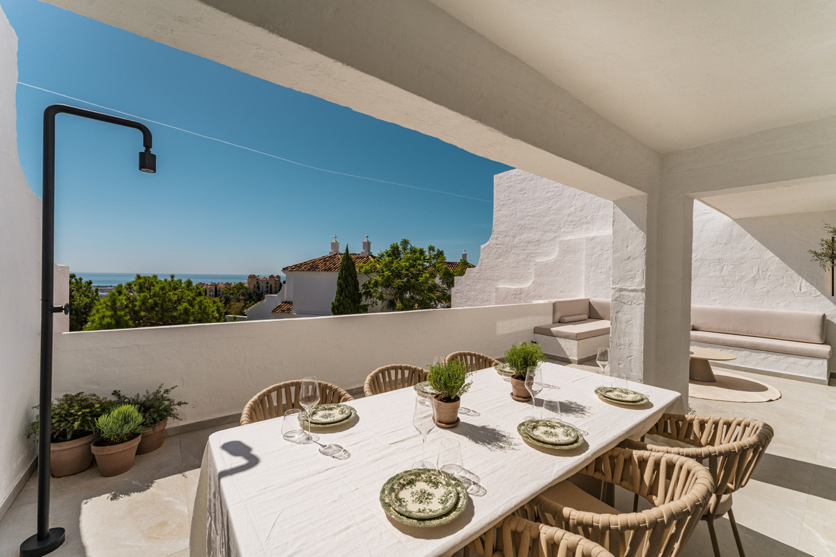 3 Bed Apartment for sale in Benahavís Costa Del Sol, Málaga, Spain