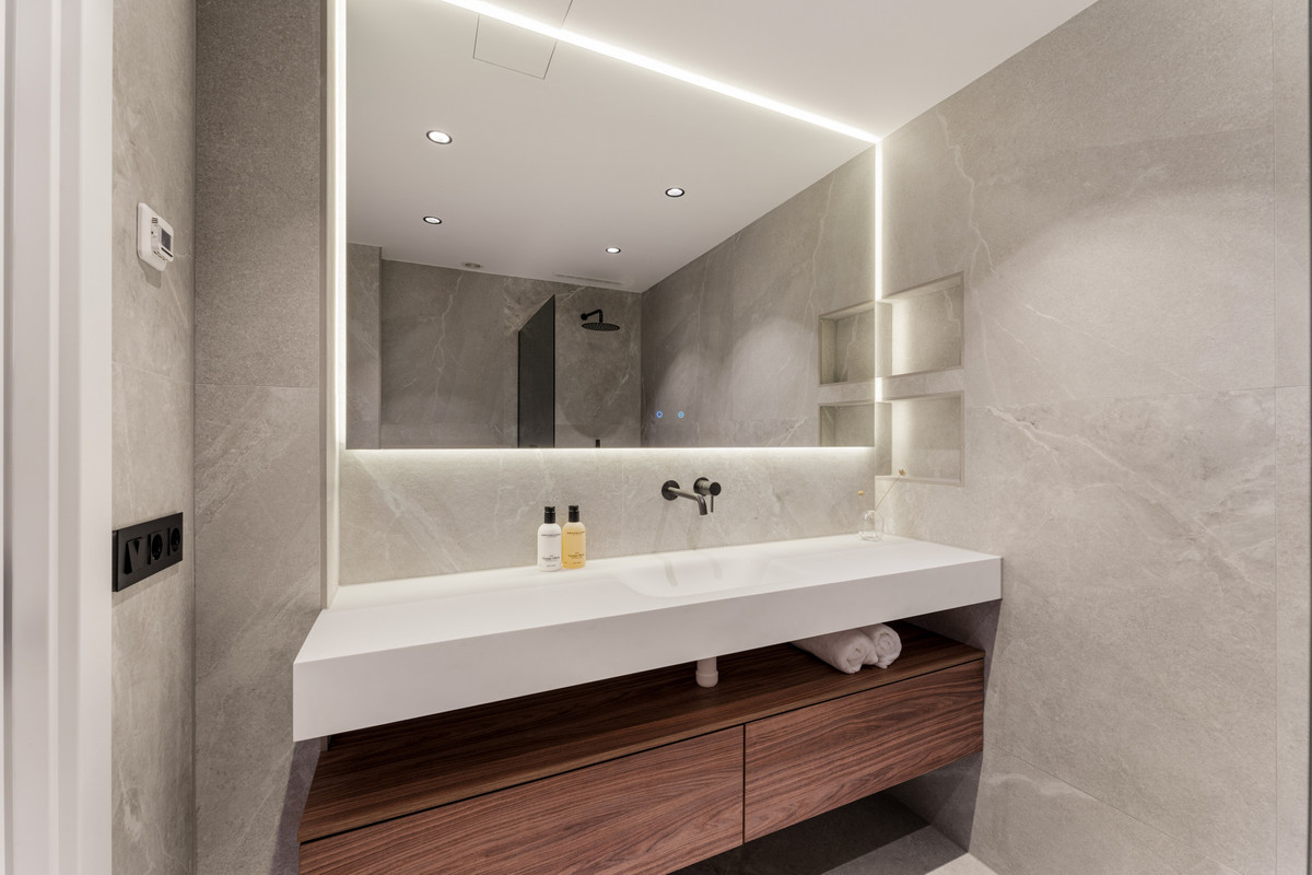 3 Bed Apartment for sale in Benahavís Costa Del Sol, Málaga, Spain