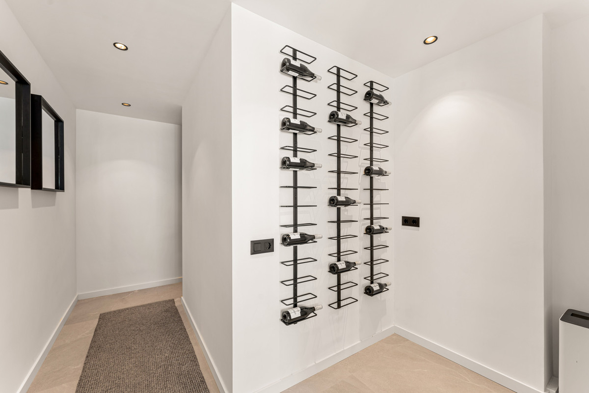 3 Bed Apartment for sale in Benahavís Costa Del Sol, Málaga, Spain