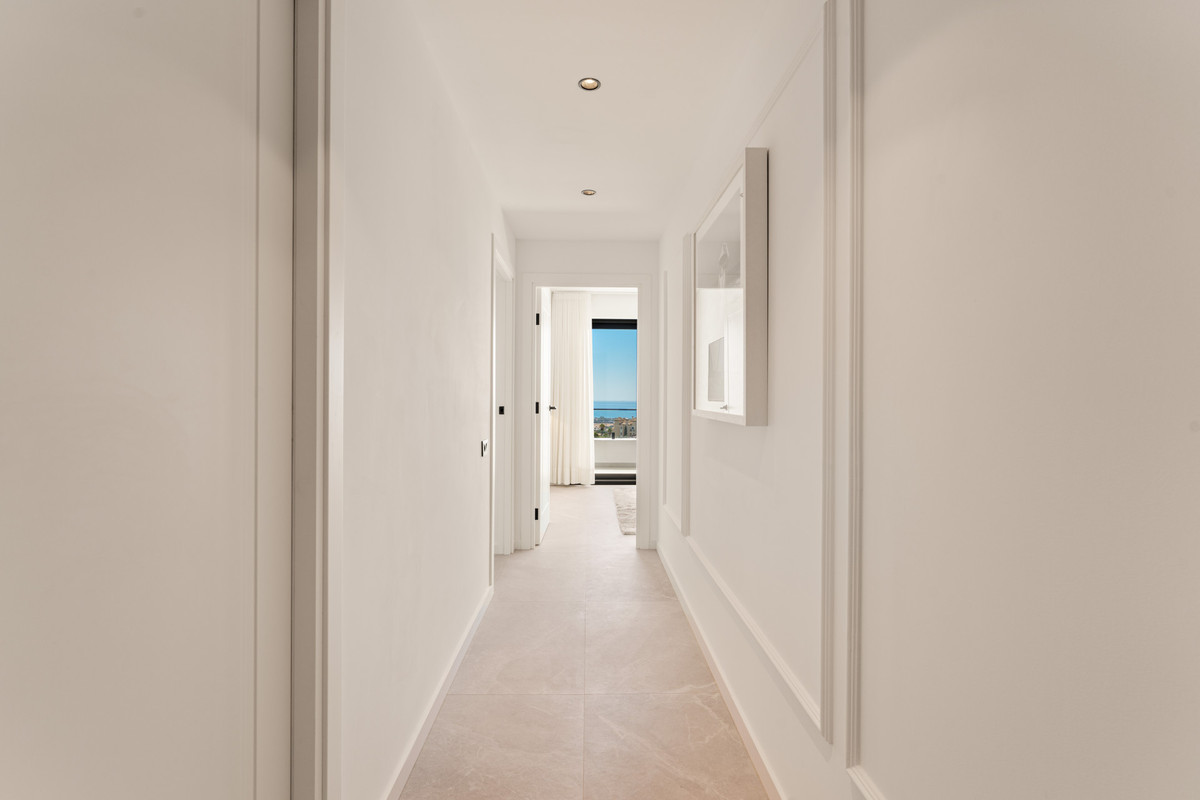 3 Bed Apartment for sale in Benahavís Costa Del Sol, Málaga, Spain