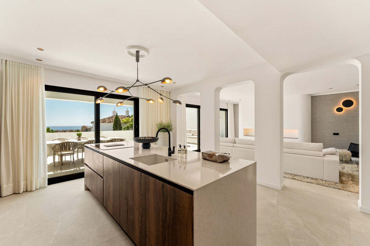 3 Bed Apartment for sale in Benahavís Costa Del Sol, Málaga, Spain