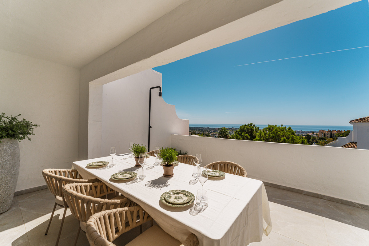 3 Bed Apartment for sale in Benahavís Costa Del Sol, Málaga, Spain