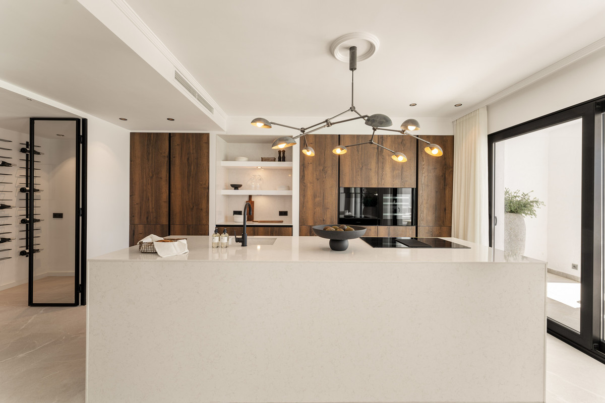 3 Bed Apartment for sale in Benahavís Costa Del Sol, Málaga, Spain