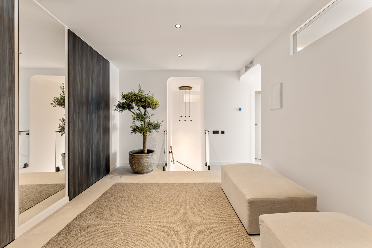 3 Bed Apartment for sale in Benahavís Costa Del Sol, Málaga, Spain